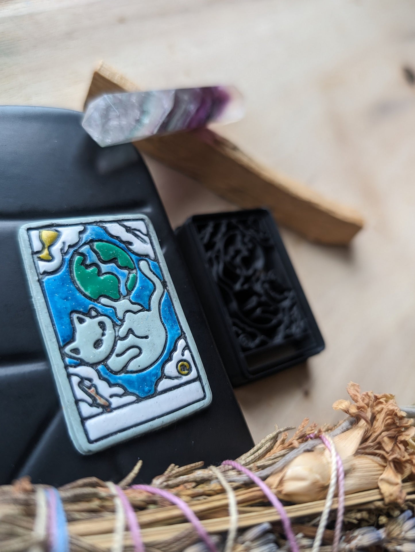 The World Cat Themed Tarot Card Sharp Clay Cutter