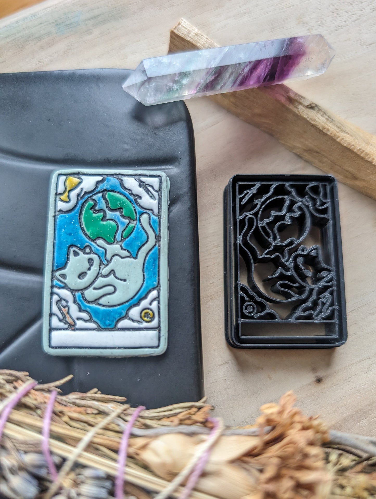 The World Cat Themed Tarot Card Sharp Clay Cutter