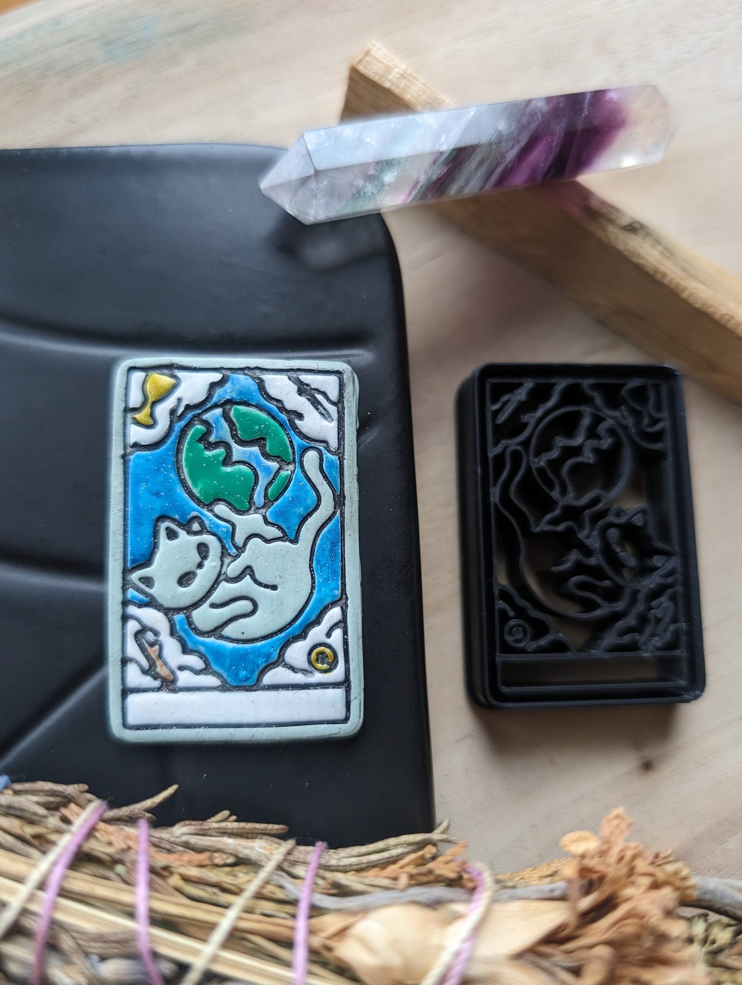 The World Cat Themed Tarot Card Sharp Clay Cutter