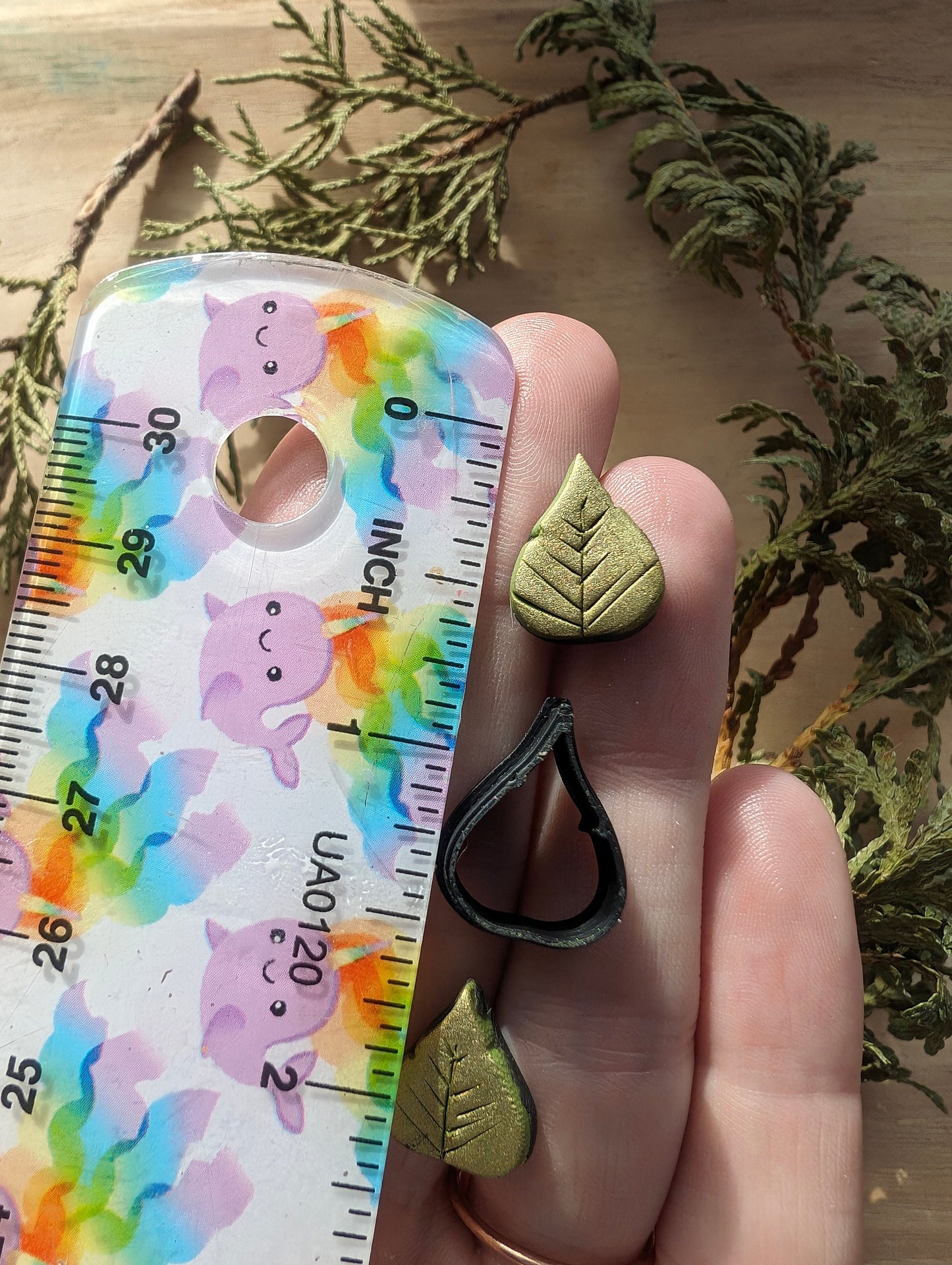 Mini Lilac Leaf Sharp Clay Cutter