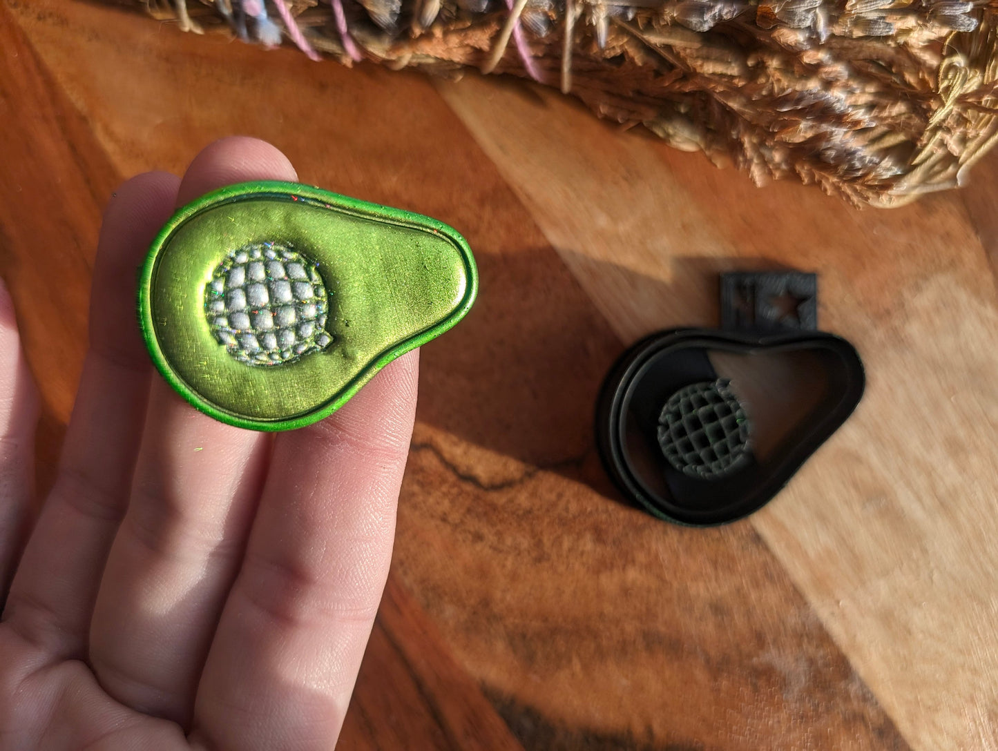 Disco Avocado Sharp Cutter for Clay Art and More