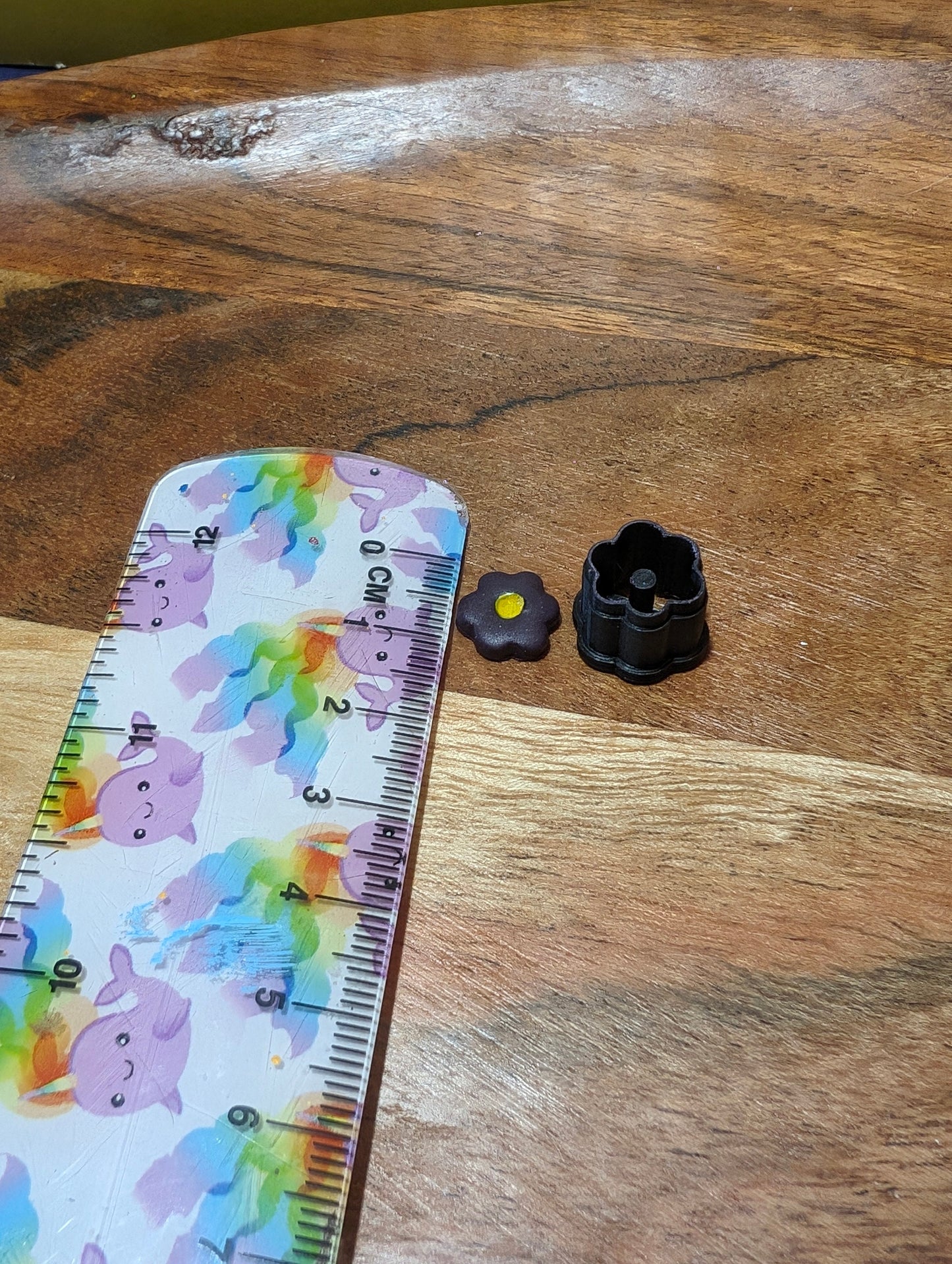 Micro Basic Doodle Flower 6 Petal Sharp Clay Cutter