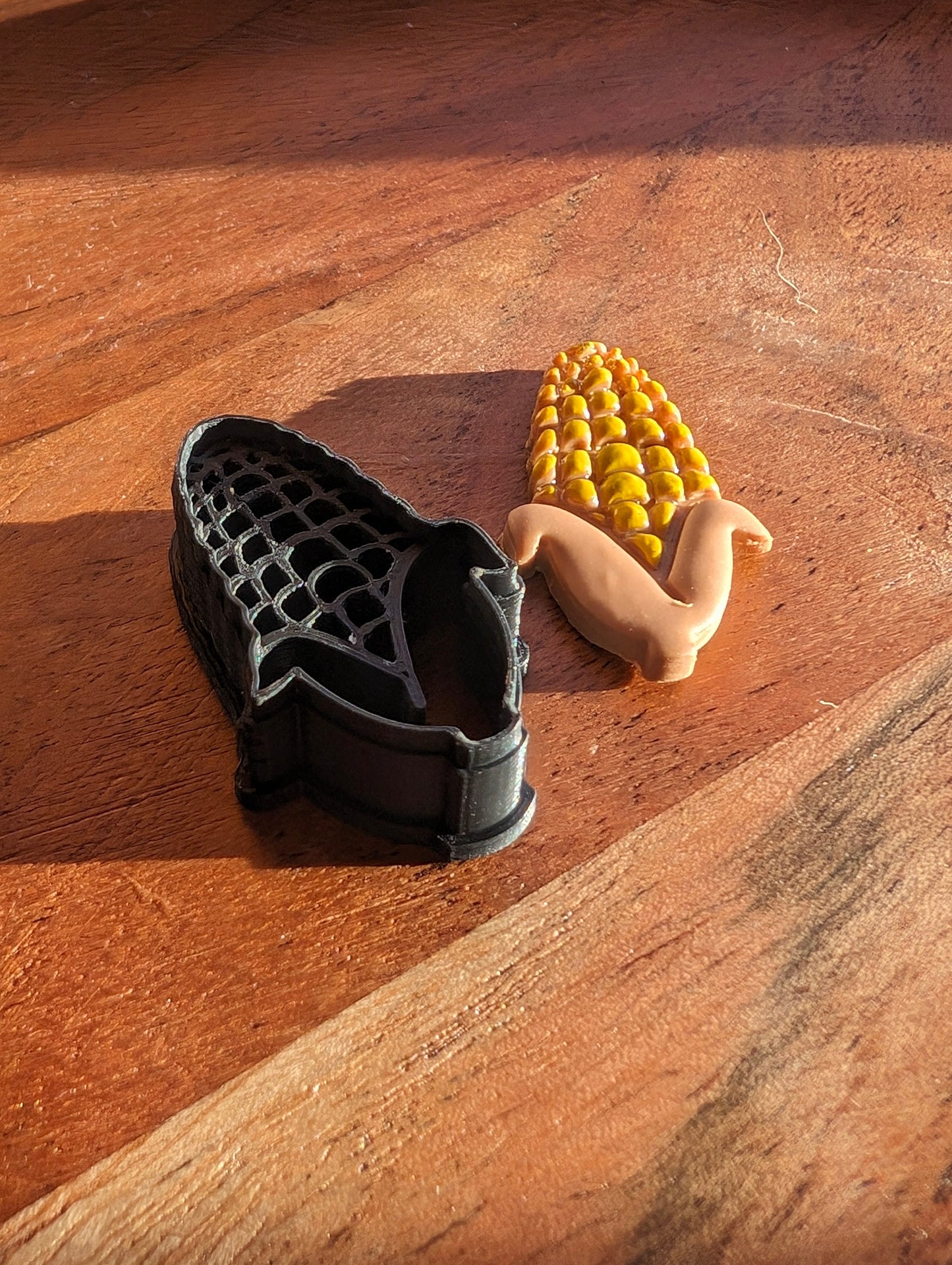 Ear of Corn Sharp Clay Cutter